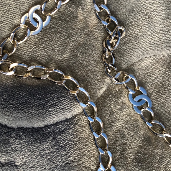 Vintage Chanel silver chain belt - Picture 6 of 6